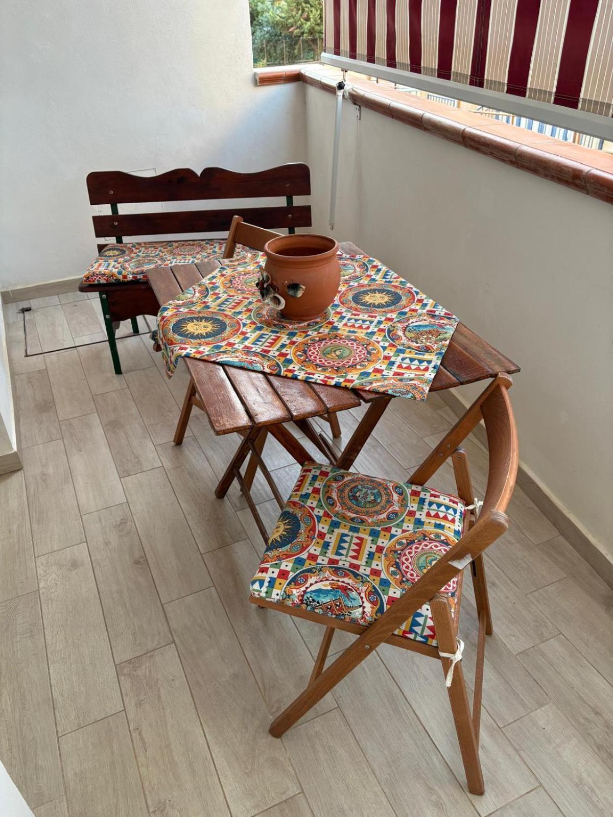 Apartamento La Casa Di Zia Nini Villaggio Pirandello Exterior foto